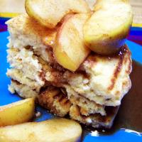 Pikelets With Cinnamon Apple Slices_image