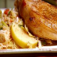 Stovetop Pork Chops with Cabbage and Apples_image