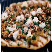 Caramelized-Onion and Gorgonzola Grilled Pizza image