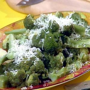 Broccoli with Garlic and Asiago image