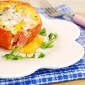 Baked tomatoes with eggs_image