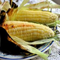 Grilled Fresh Sweet Corn on the Cob in Husks_image