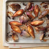 Caramelized Pears and Red Onions image