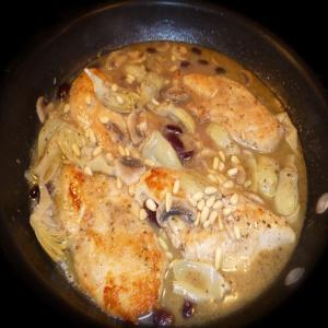 Mediterranean Champagne Chicken With Artichoke Hearts and Olives_image