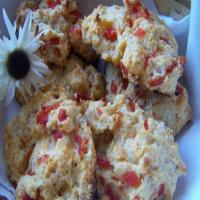 Roasted Red Pepper and Parmesan Biscuits_image