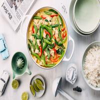 Easy Green Curry with Chicken, Bell Pepper, and Sugar Snap Peas image