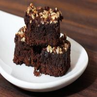 Fudgy Chocolate Chip Walnut Brownies Recipe_image