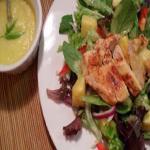Chicken and Spring Mix Salad with Spicy Pineapple Dressing_image