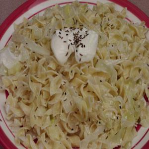 Frugal Gourmet's Polish Noodles and Cabbage_image