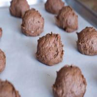 Chocolate Drop Almond Cookies_image