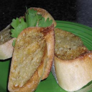 French Bread With Chipotle Lime Butter_image