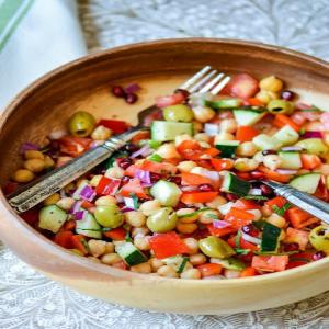 Mediterranean Chickpeas Salad with Herb-Citrus Vinaigrette Recipe | ChefDeHome.com_image