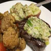 Marinated Steak With Blue Cheese_image