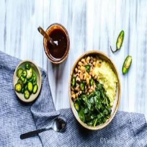 Black Eyed Peas with Smoky Collards and Cheesy Grits_image
