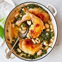 Chicken legs with pesto, butter beans & kale_image