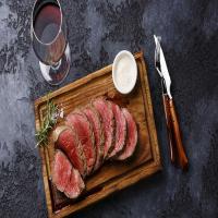 Beef Tenderloin With Red Wine Sauce_image