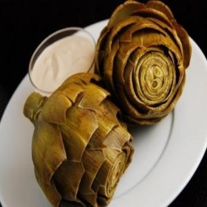 Steamed Artichokes with Balsamic Mayo Dipping Sauce_image