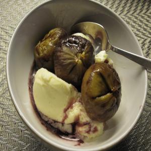 Sika Sto Fourno (Baked Figs With Red Wine)_image