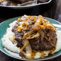 Cubed Steak with Onion Gravy_image