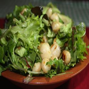 Avocado and Macadamia Nut Salad image
