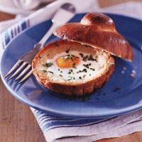 Baked Eggs in Brioches_image