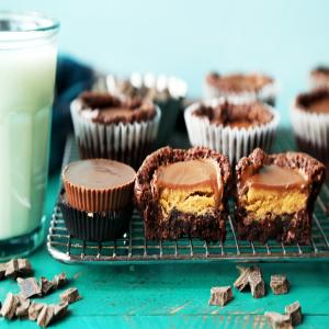 Brownies With Reese Cup Center_image
