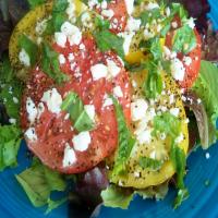 Tomato Salad With Goat Cheese_image