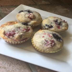 A Berry White Chocolate Muffin_image