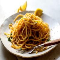 Spaghetti With Garlicky Bread Crumbs and Anchovies image