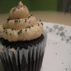 Dangerously Delicious Dark-Chocolate Bailey's Cupcakes_image