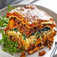 Pumpkin, spinach and lentil lasagne_image