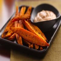 Sweet Potato Oven Fries with Spicy Sour Cream_image