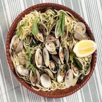 Clam Pasta With Basil and Hot Pepper_image