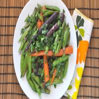 Quick-Braised Fresh Carrots and Sugar Snap Peas_image