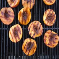 Grilled Peaches with Vanilla and Lemon Mascarpone_image