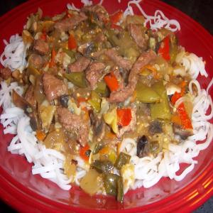 Vegetable Beef over Rice Noodles_image