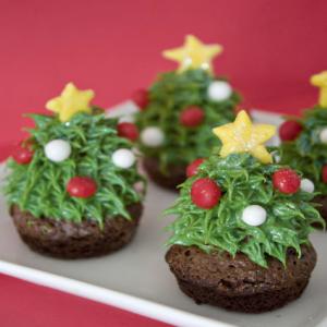 Strawberry Christmas Tree Brownie Bites Recipe - (4.5/5)_image