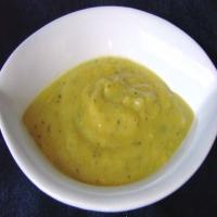 Velvety Yellow Pepper Soup_image