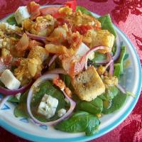 Spinach Salad With Roasted Garlic and Bacon Dressing_image