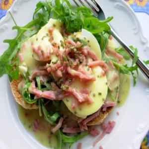 Quick California-Style Ham and Eggs Benedict_image