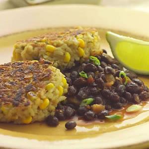 Rice & Corn Cakes with Spicy Black Beans_image