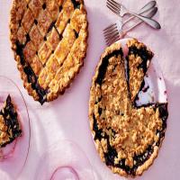 Coconut-Lime-Crumble Blueberry Pie_image