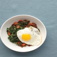 Lentils with Egg and Greens_image