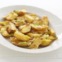 Jacket Potato Wedges with Melting Cheese and Spring Onion_image