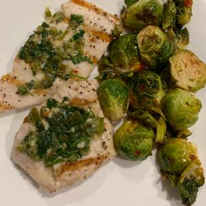 Grilled Swordfish Steaks with Cilantro-Lime Butter_image