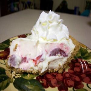 Decadent Strawberry Cream Pie_image