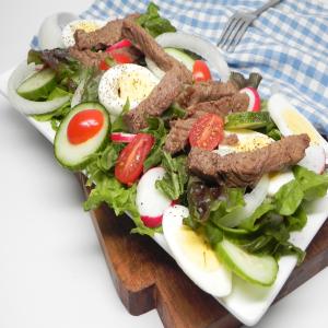 Layered Beef Salad with Warm Dressing_image