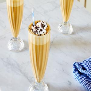 Cool 'N Creamy Coffee Milkshake_image