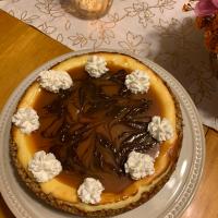 Caramel-Pretzel Cheesecake_image