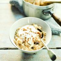 Cinnamon apple & raisin porridge image